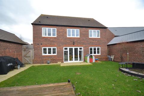 2 Corbett Close, Upper Heyford, Bicester, OX25 5AS