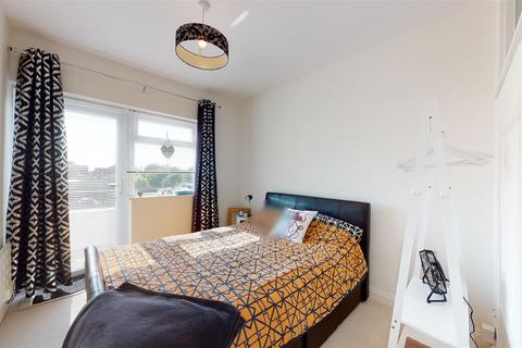 2 bedroom flat to rent - Northumberland Avenue