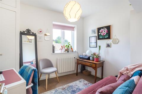 4 The Parade, Carshalton, SM5 3RL