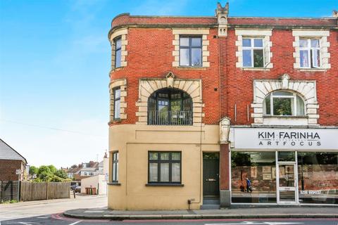 4 The Parade, Carshalton, SM5 3RL