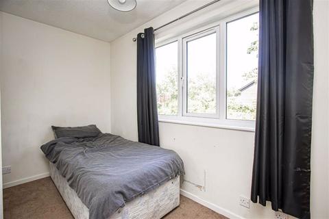 9 Clay Hill, Two Mile Ash, Milton Keynes, MK8 8HP