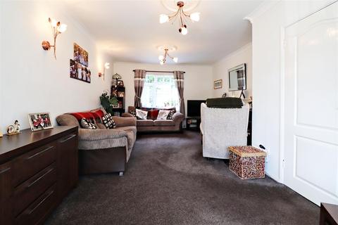18 Newbery Road, Erith, DA8 2BY