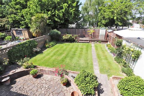18 Newbery Road, Erith, DA8 2BY