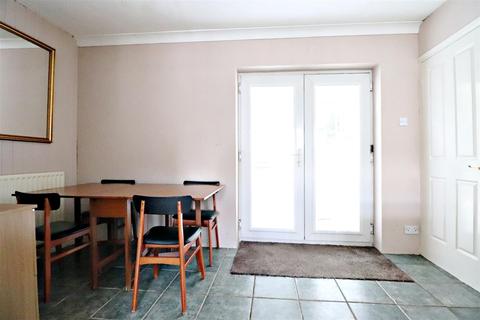 18 Newbery Road, Erith, DA8 2BY