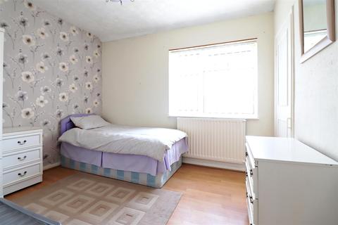 18 Newbery Road, Erith, DA8 2BY