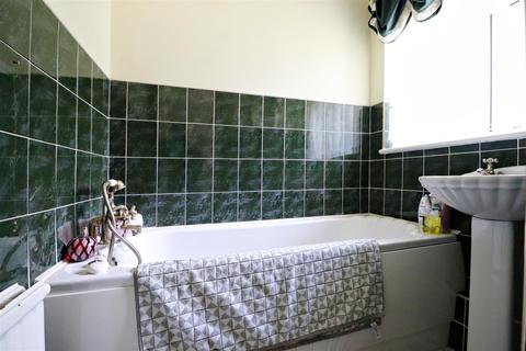 18 Newbery Road, Erith, DA8 2BY