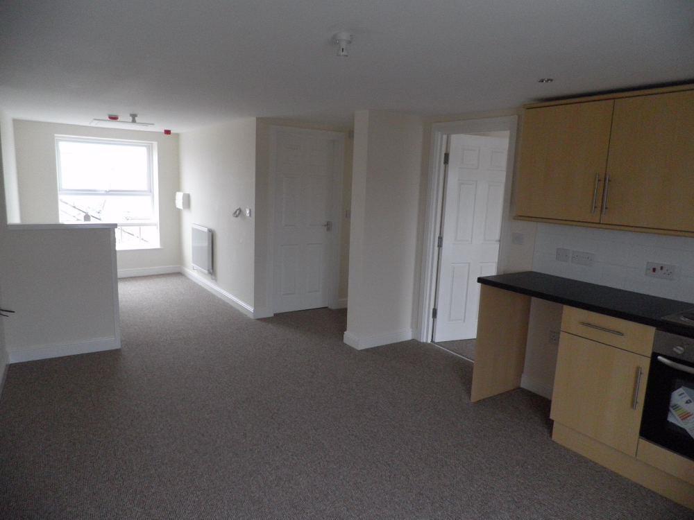 Bannister Street, WITHERNSEA 2 bed apartment £425 pcm (£98 pw)