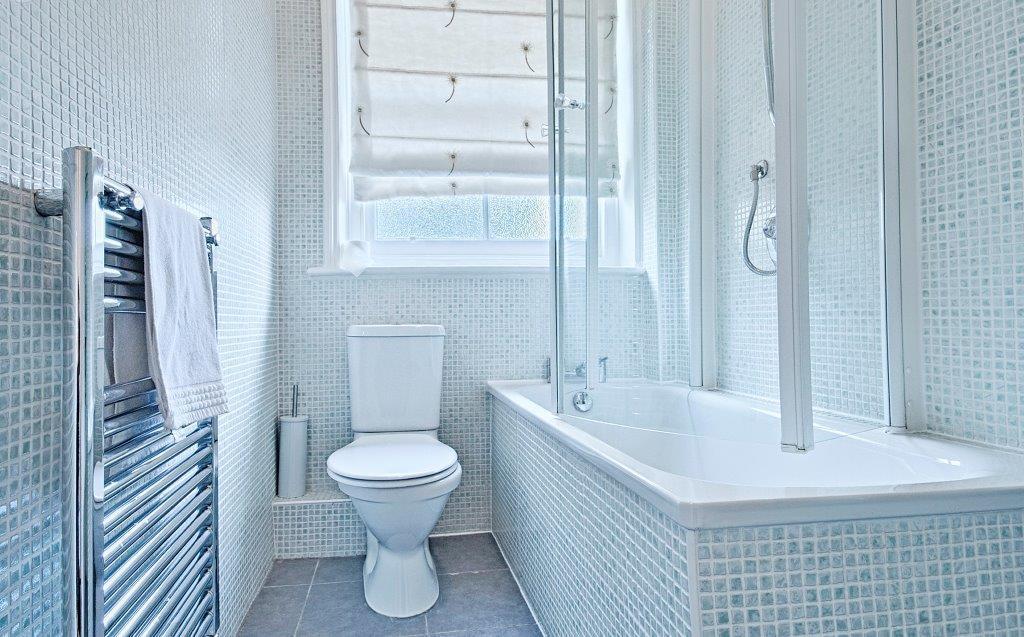 29-Bathroom 2.jpg