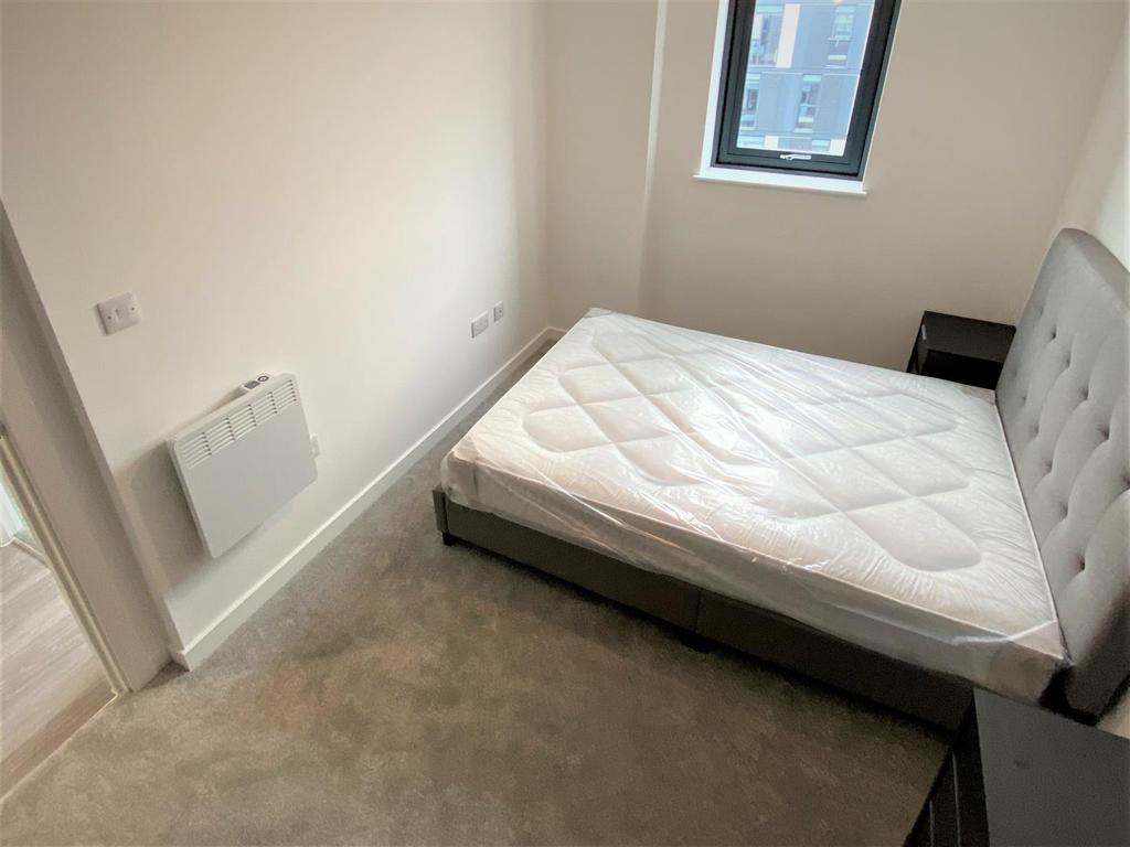 Bedroom (1).jpg