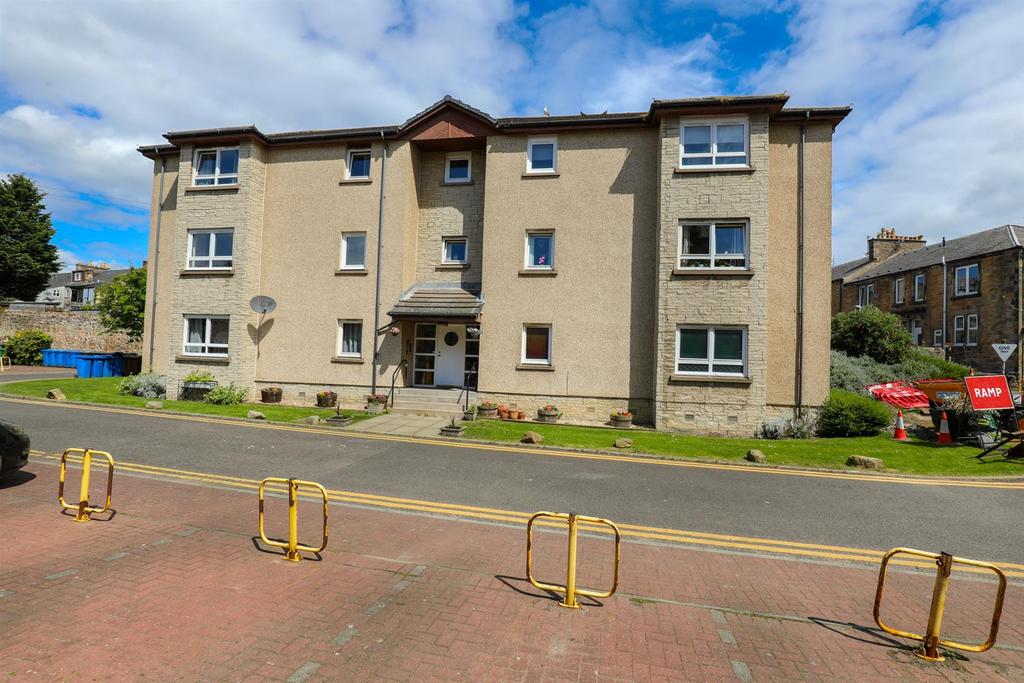 Douglas Street, Kirkcaldy 3 bed flat £84,995