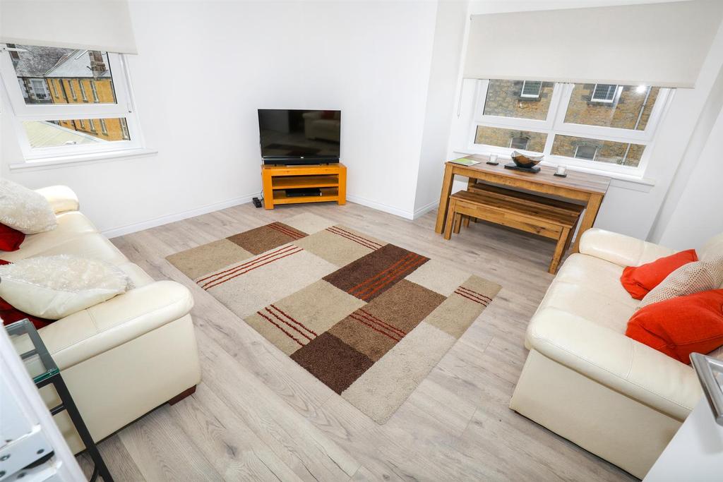 Douglas Street, Kirkcaldy 3 bed flat £84,995