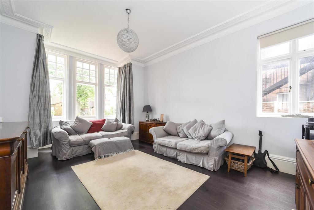 Walpole Gardens, Twickenham 6 bed detached house £3,500,000