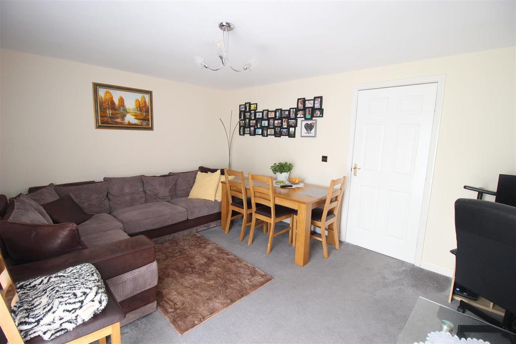 Chestnut Drive, Darlington 3 bed semidetached house £116,000