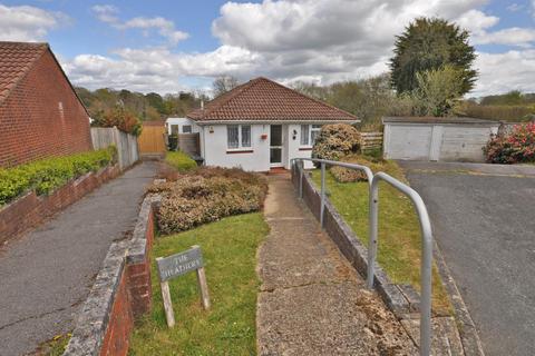 6 Bridge Close, Horam, Heathfield, TN21 0HJ