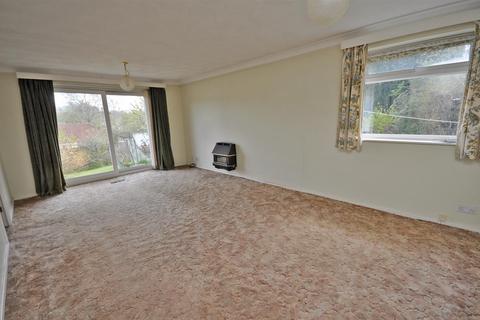 6 Bridge Close, Horam, Heathfield, TN21 0HJ
