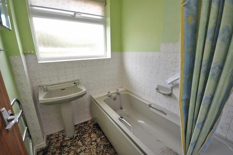 6 Bridge Close, Horam, Heathfield, TN21 0HJ