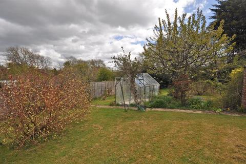 6 Bridge Close, Horam, Heathfield, TN21 0HJ