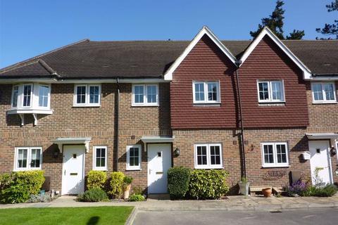 3 Bay Trees, Oxted, RH8 0BF
