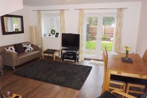 3 Bay Trees, Oxted, RH8 0BF