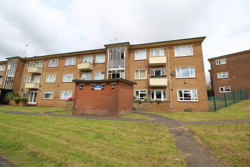 Shakespeare Crescent, Gaer, Newport 2 bed flat £99,950