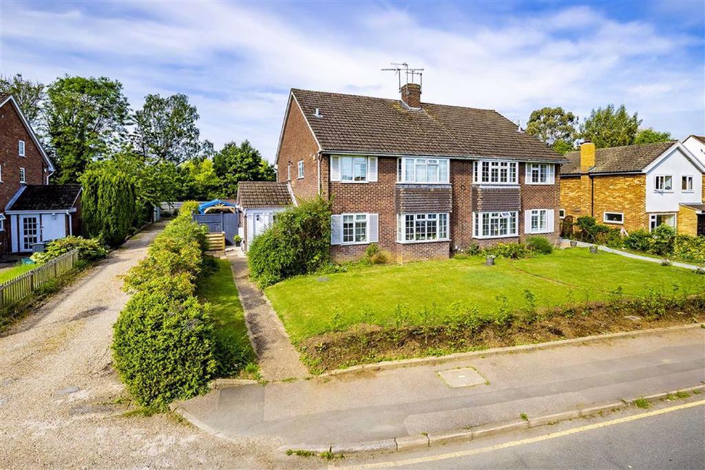 Overstone Road, Harpenden, Hertfordshire 2 bed flat £385,000