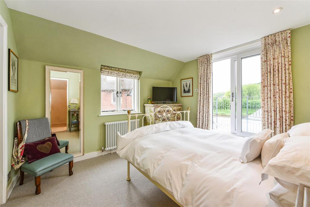 Surrey Wharf, Arundel 3 bed house £750,000