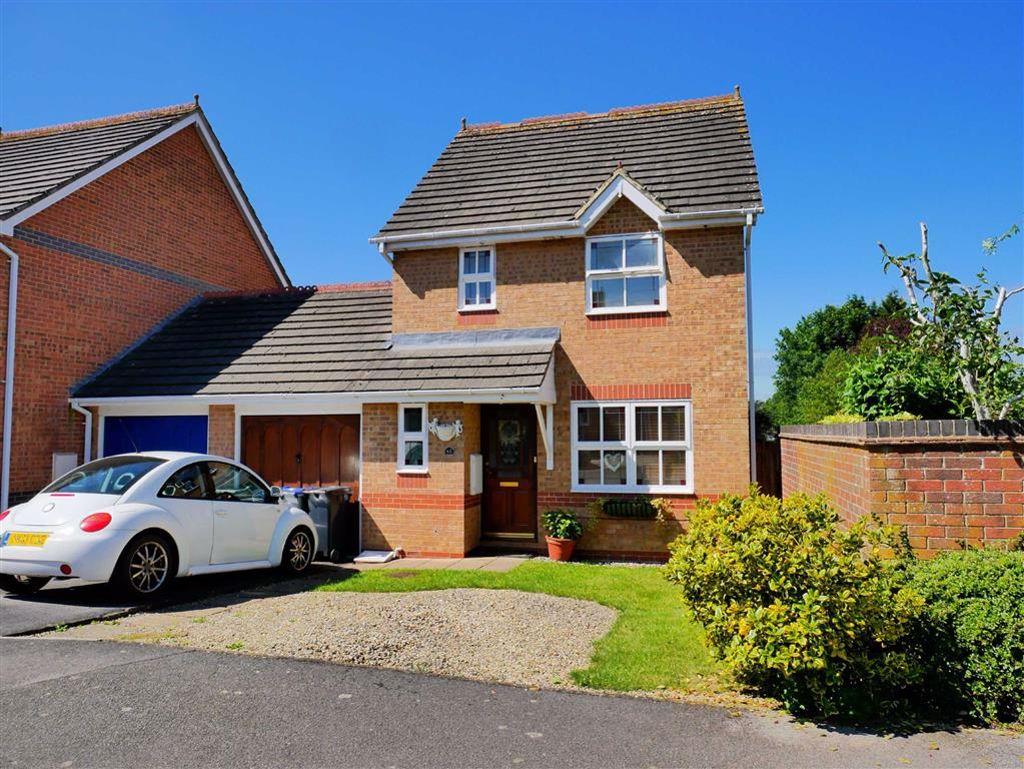 Westerham Walk, Calne 3 bed detached house £275,000