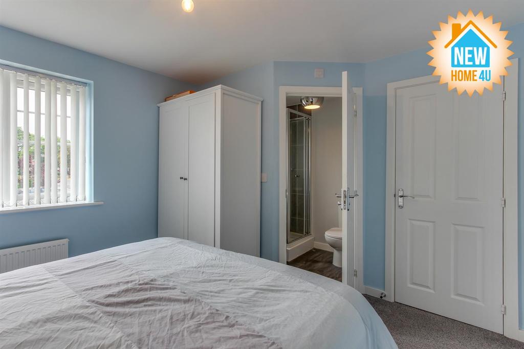 Main bedroom: