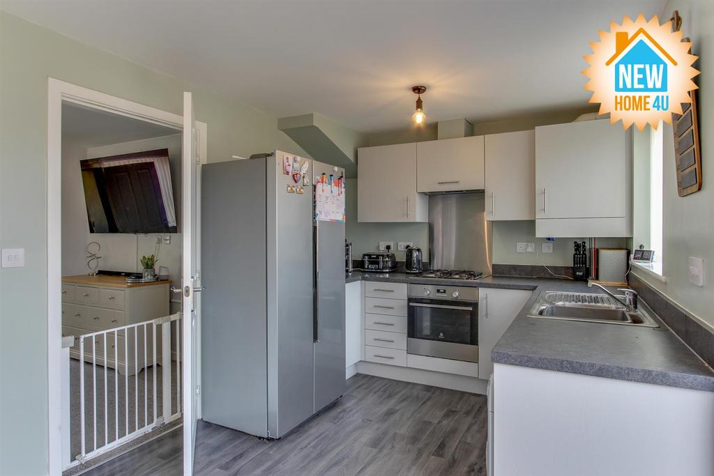 Kitchen / dining room: