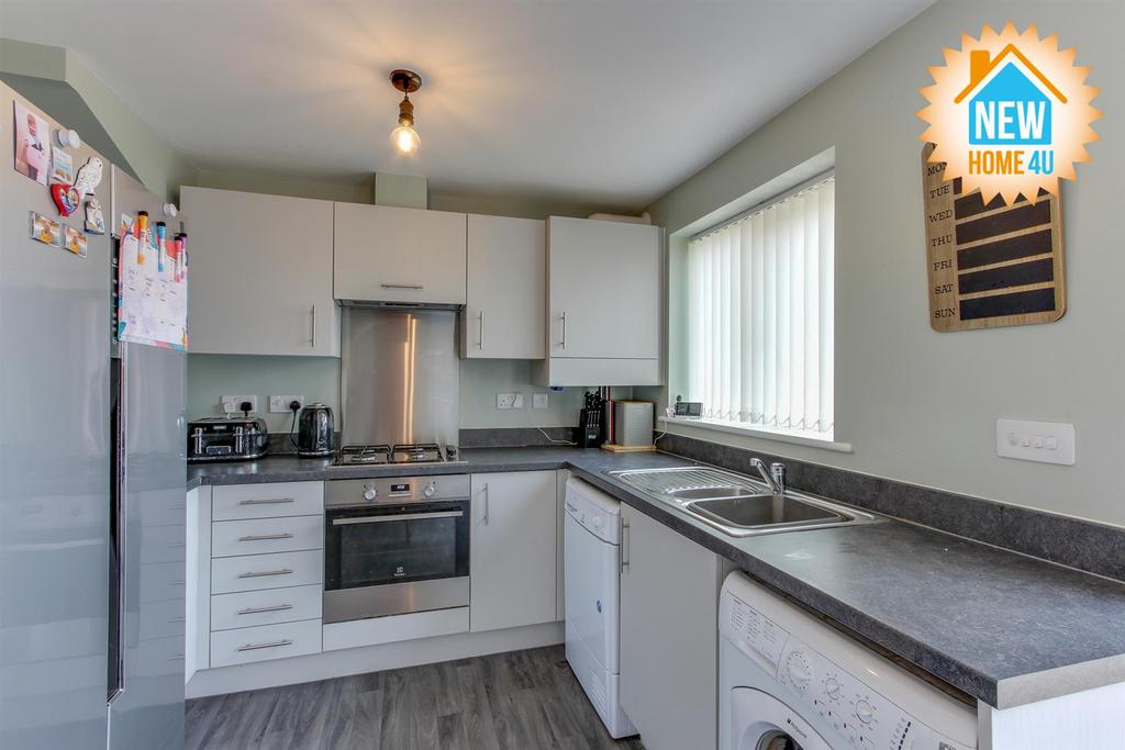 Kitchen / dining room: