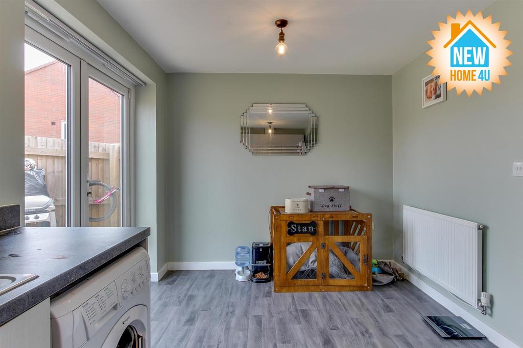 Kitchen / dining room: