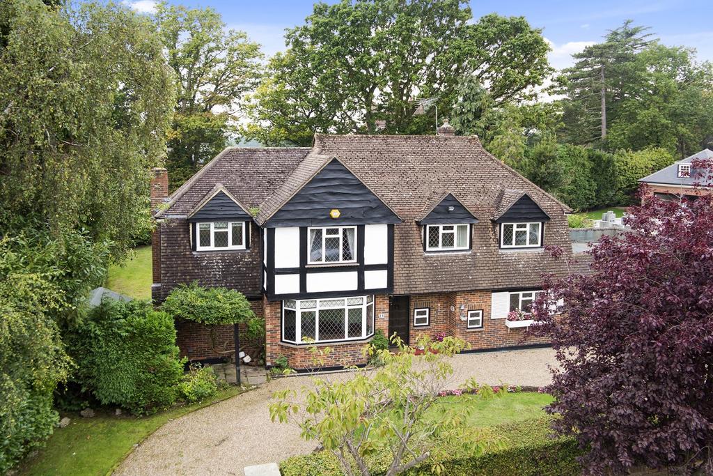 Mizen Close, Oxshott Way Estate, Cobham 4 bed house £1,500,000