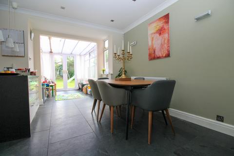 11 Benton Park Drive, Rawdon, Leeds, LS19 6AN