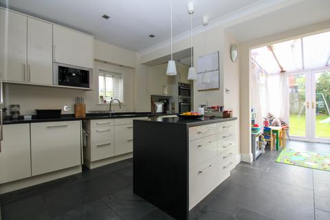 11 Benton Park Drive, Rawdon, Leeds, LS19 6AN