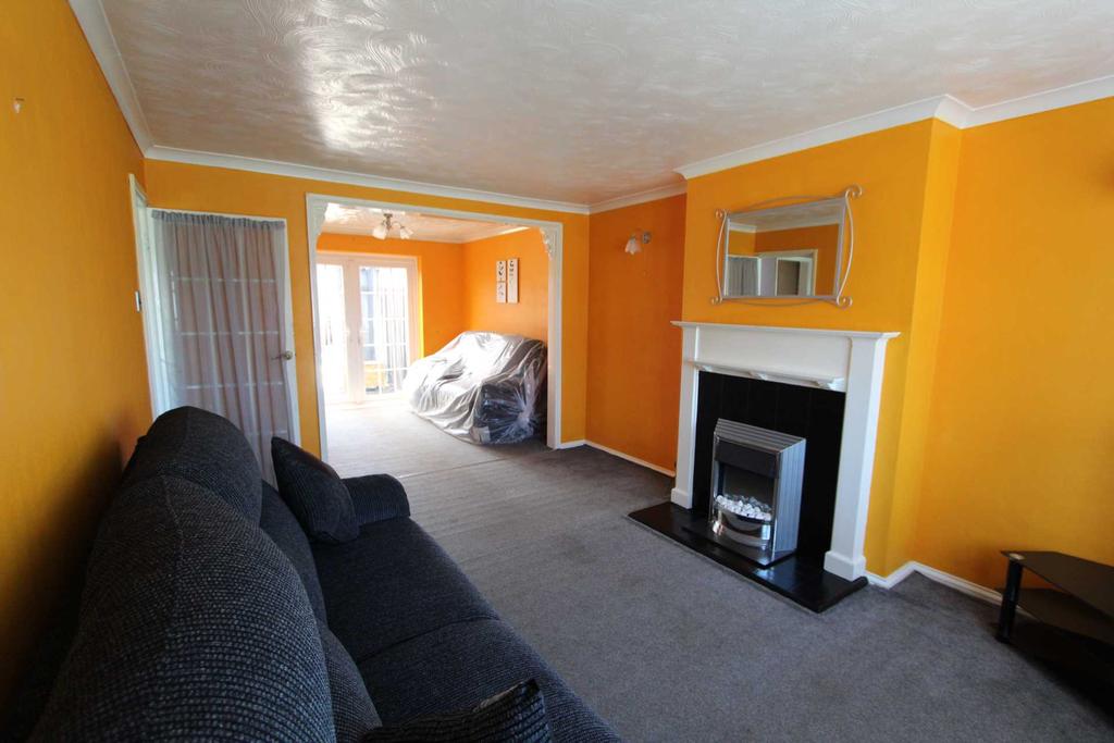 St Agnes Drive, Canvey Island 3 bed terraced house £250,000