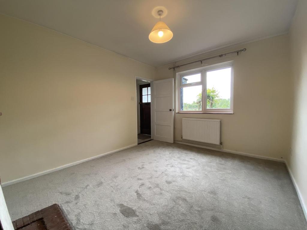 1 Manor Farm Cottages Church Road, Gt. Barton, Suffolk ip31 2qr 3 bed semidetached house £