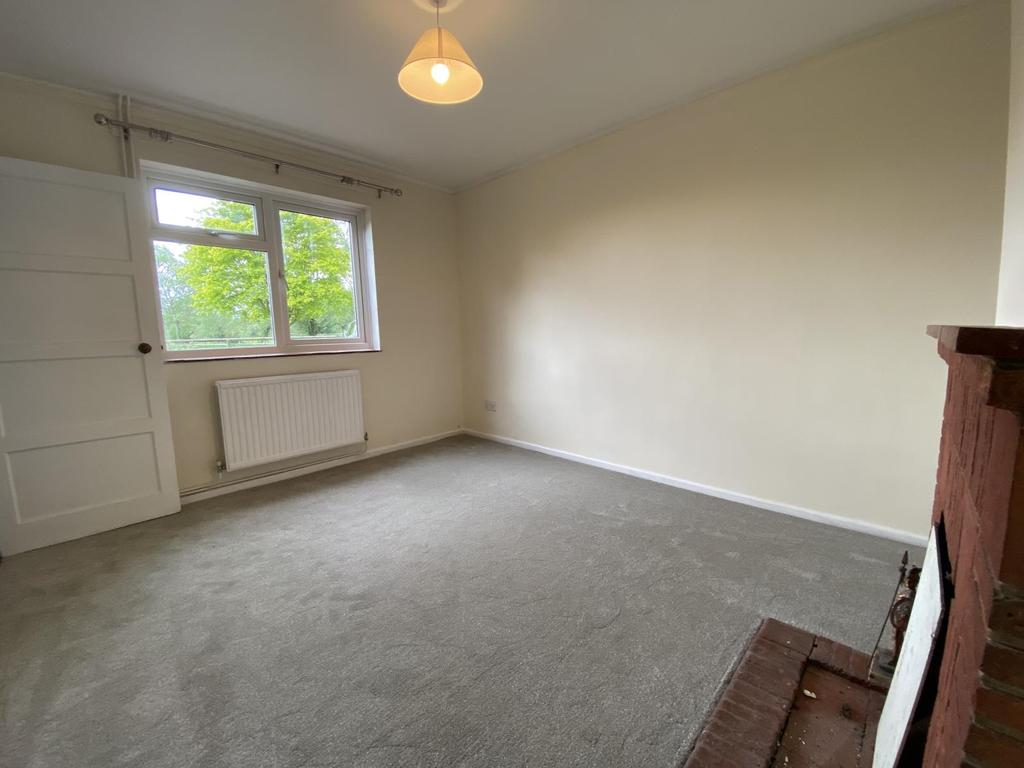 1 Manor Farm Cottages Church Road, Gt. Barton, Suffolk ip31 2qr 3 bed semidetached house £