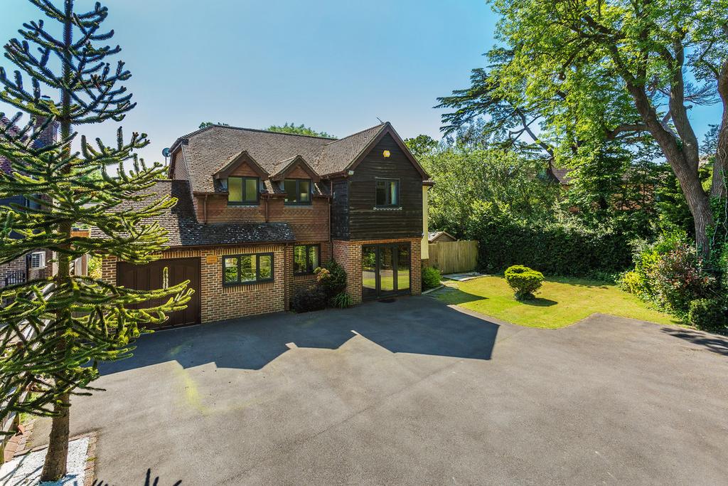 Marsh Green Road, Marsh Green Edenbridge, TN8 5 bed detached house £