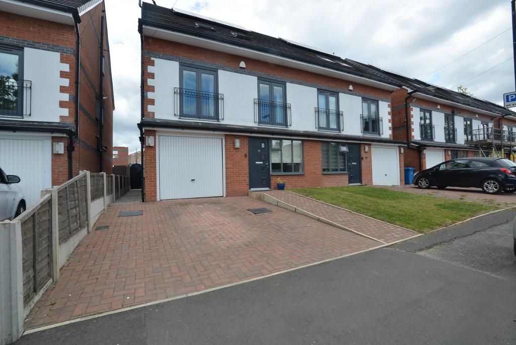 5 Bedroom Town House