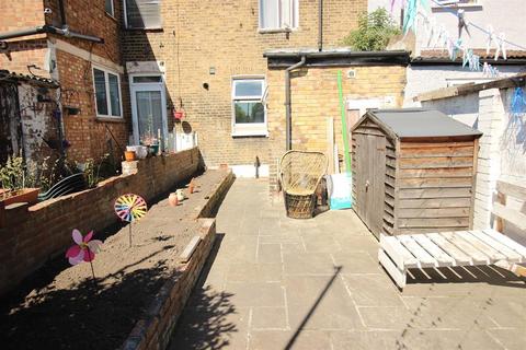 135 Reidhaven Road, London, SE18 1BX