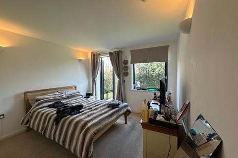 2 bedroom flat to rent, Dumayne house, Palmers Green