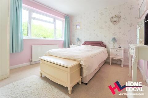 18 Augustine Way, Bicknacre, Chelmsford, CM3 4ET