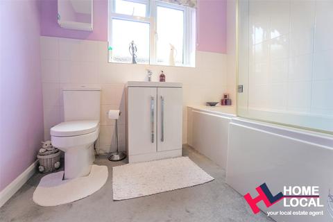 18 Augustine Way, Bicknacre, Chelmsford, CM3 4ET