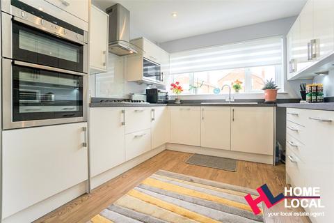 18 Augustine Way, Bicknacre, Chelmsford, CM3 4ET