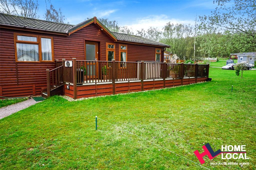 Warren Lodge Park, Woodham Walters... 3 bed bungalow £225,000