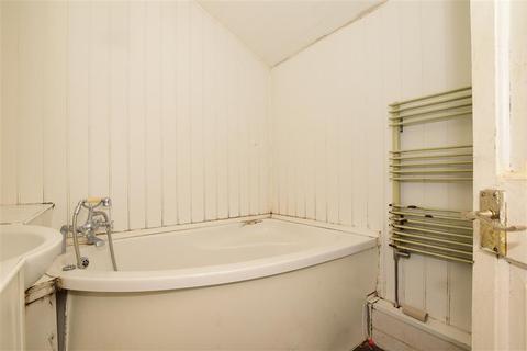 24 Cecil Road, Rochester, ME1 2HT