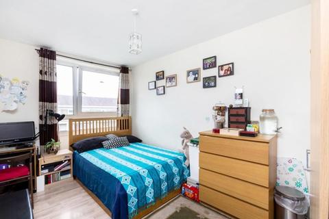 116 Knapp Road, London, E3 4BT