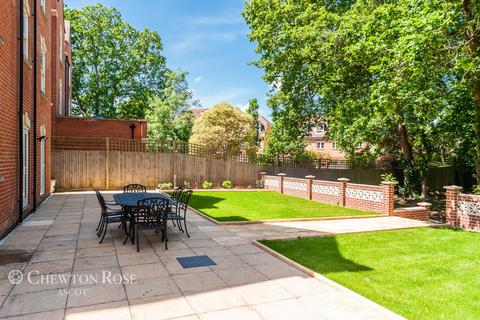 18 Longbourn, Windsor, SL4 3TN