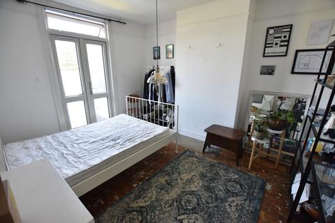 14 Sandycombe Road, Feltham, TW14 9BJ