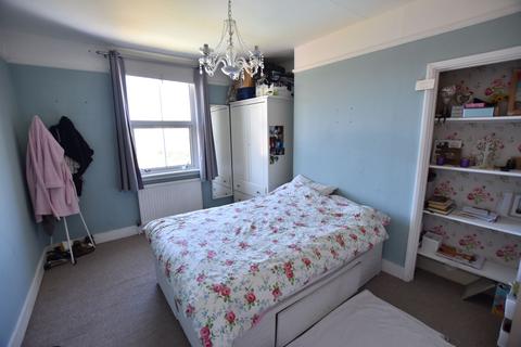 14 Sandycombe Road, Feltham, TW14 9BJ